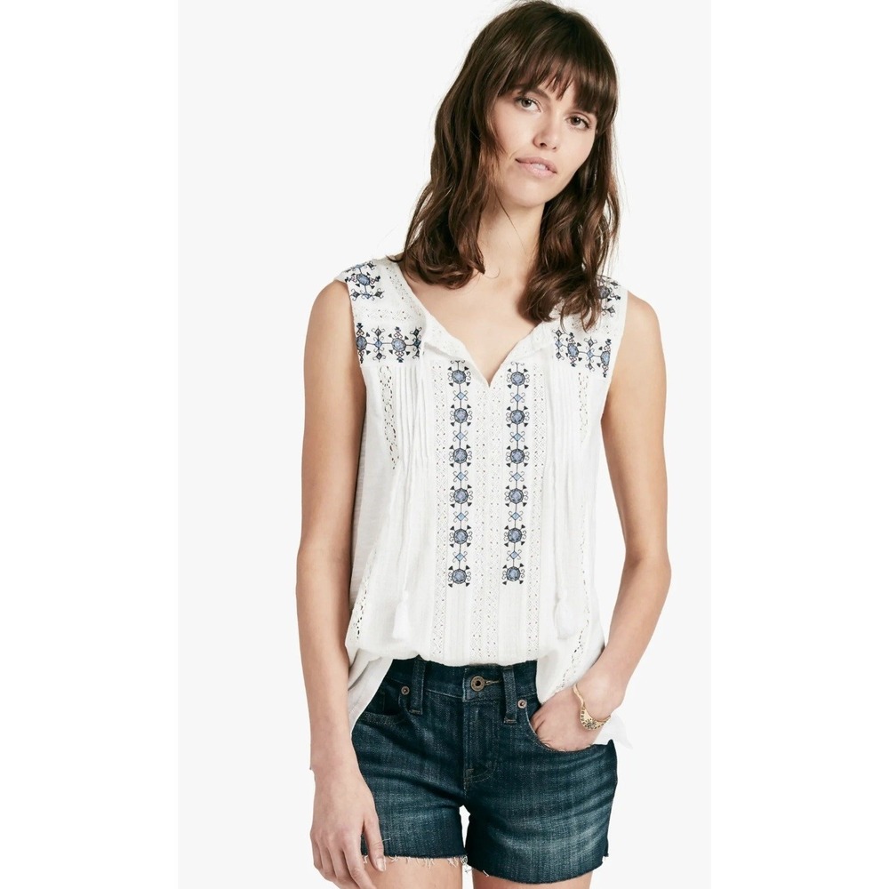 Lucky Brand Boho White Sleeveless Tank Size Small P Embroidered Lace Tassels